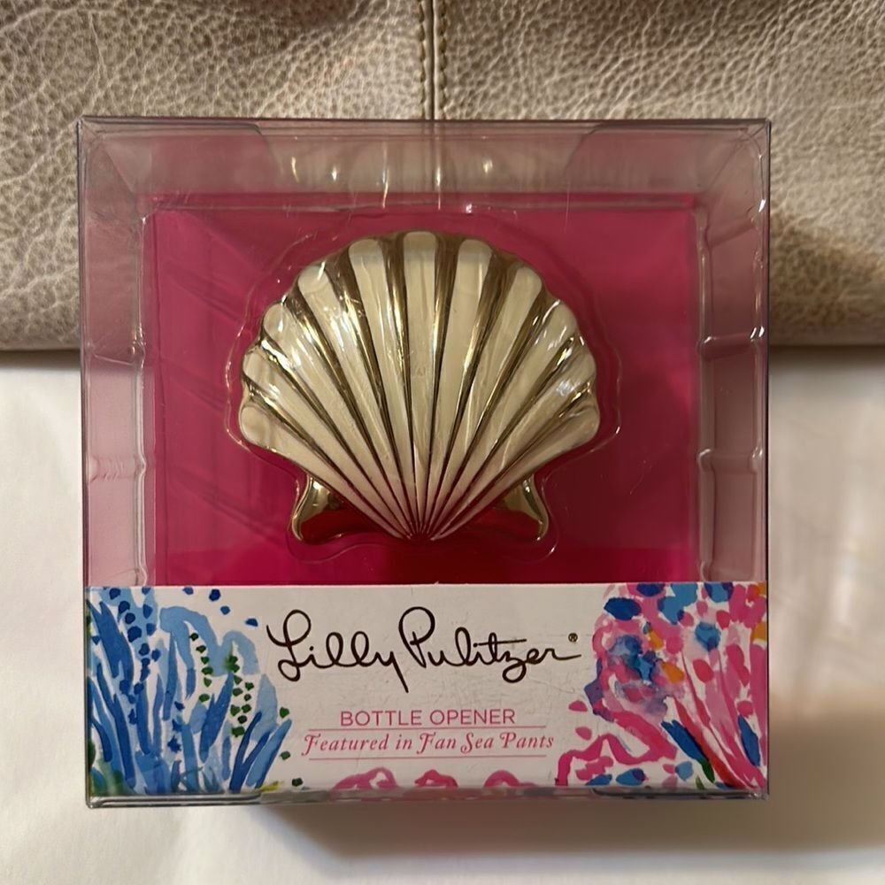 Lilly Pulitzer Ivory Gold Tone Shell Shaped Fan Sea Pants Bottle Opener